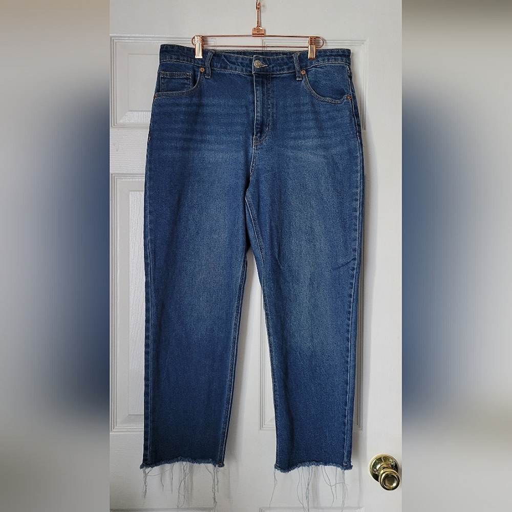 Medium wash straight ankle jeans